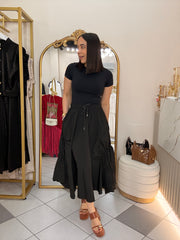 BLACK MIDI SKIRT