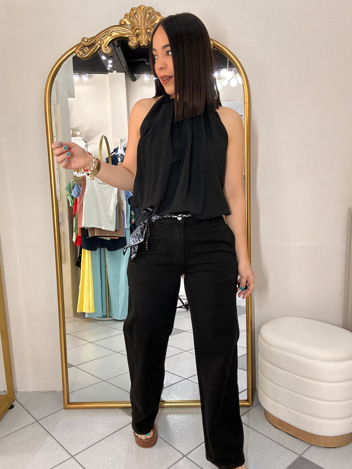 PANTALÓN NEGRO “ DETALLE PAÑUELO