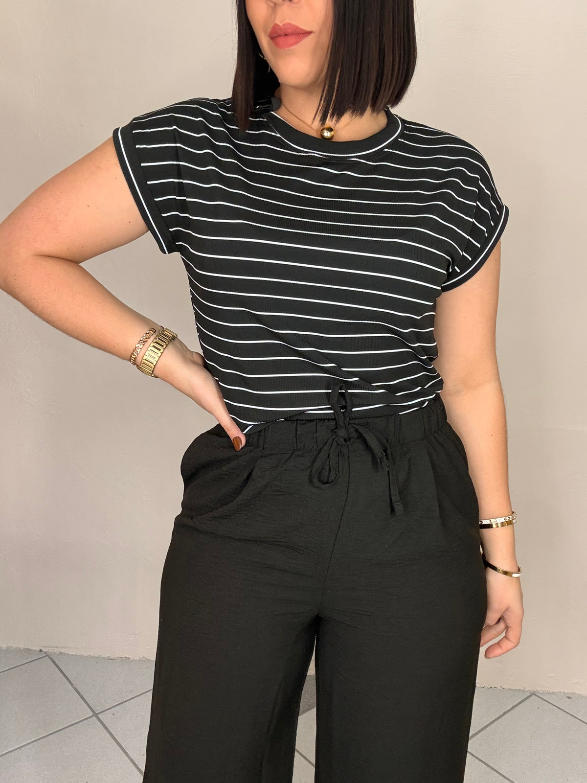 BLACK   T-SHIRT DE LÍNEAS