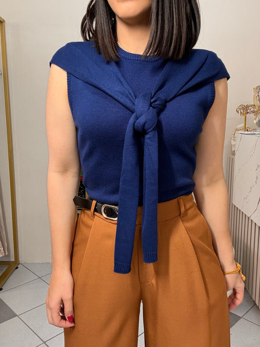NAVY  SWEATER TOP