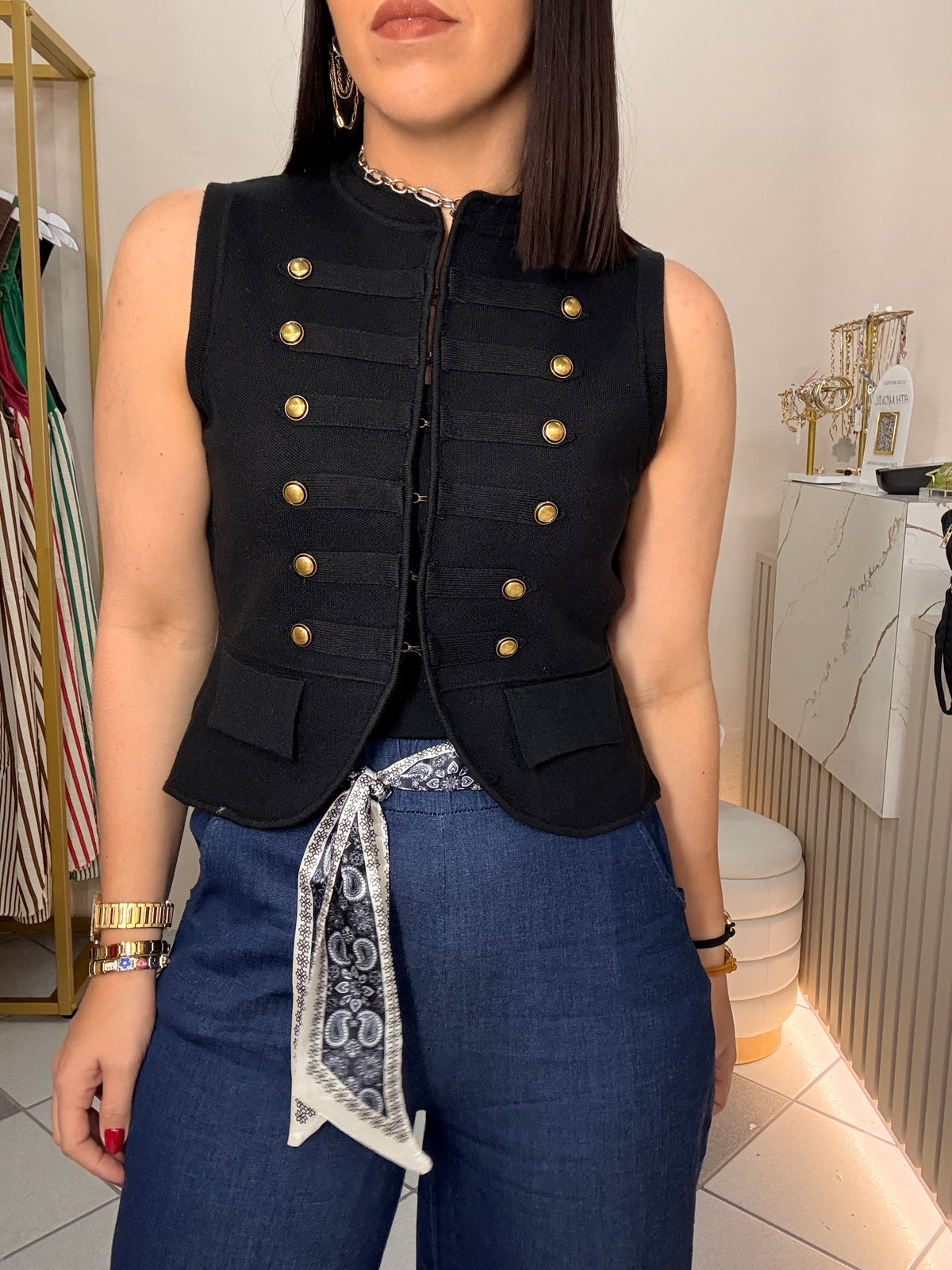 BLACK VEST TRENDY