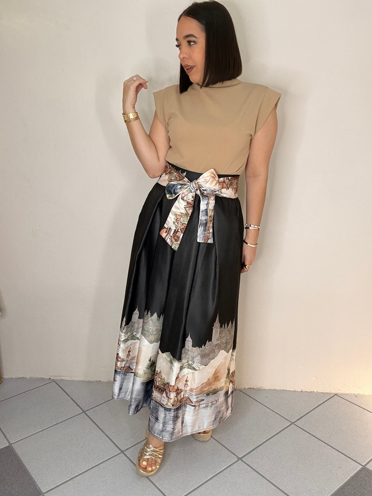 FALDA  MIDI ELEGANTE NEGRA