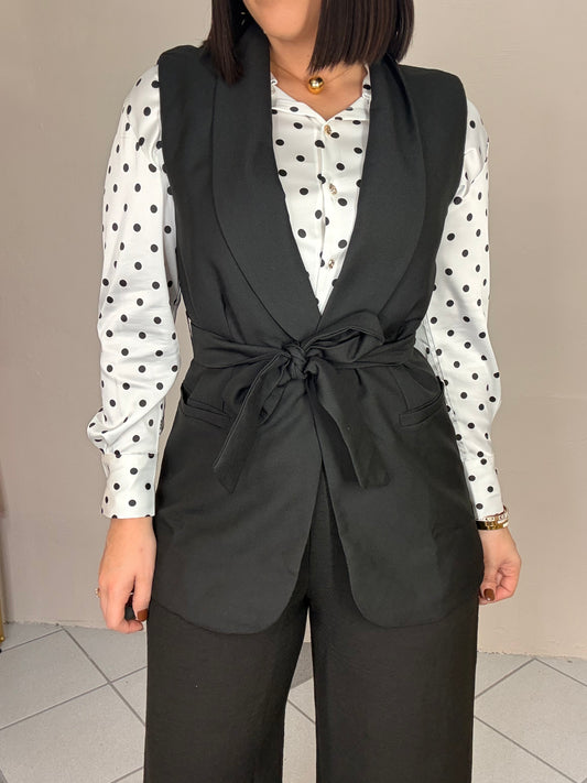 BLACK VEST
