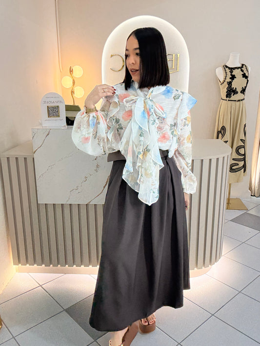 BLUSA DE FLORES ELEGANTE