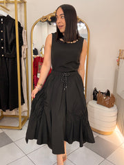 BLACK MIDI SKIRT