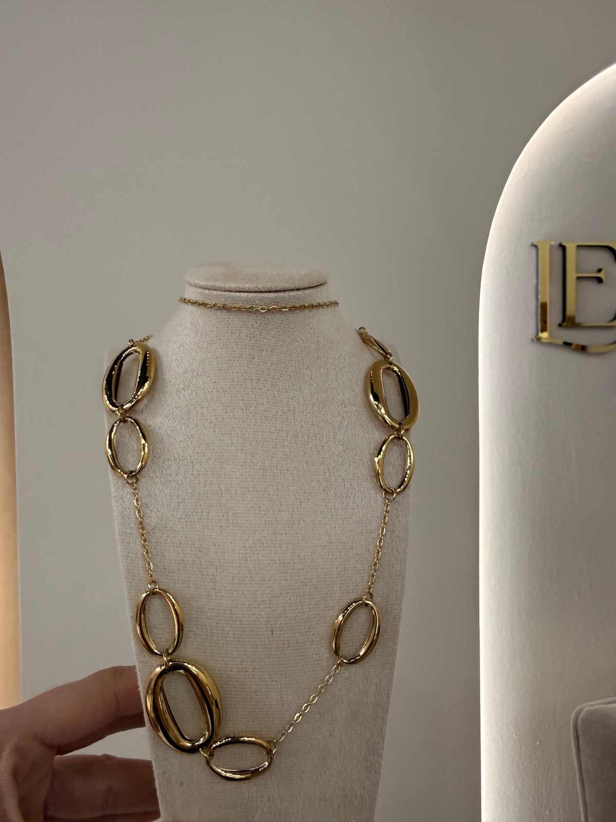 GOLD NECKLACE
