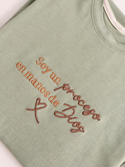 SOY UN PROCESO EN LAS MANOS DE DIOS " TSHIRT  OLIVE