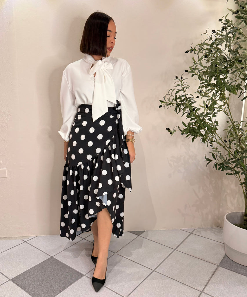 BLACK SKIRT POLKA DOTS