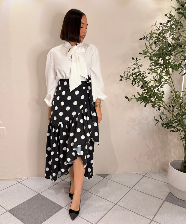 BLACK SKIRT POLKA DOTS