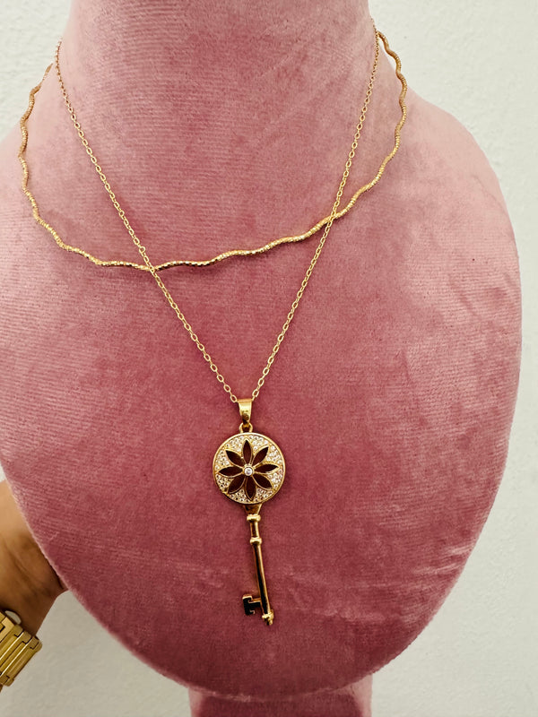 LLAVE” 🔑 NECKLACE